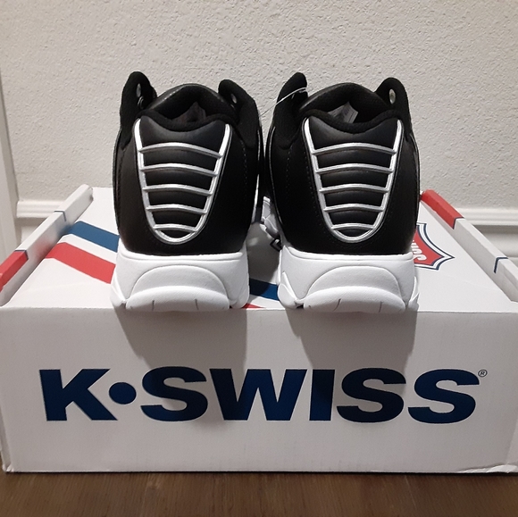 K-Swiss - Picture 2 of 4